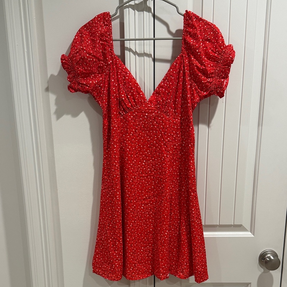Elegant Red Floral Puff Sleeve Dress